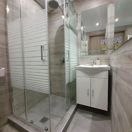 Presidential Palace 1 דירה Dráma